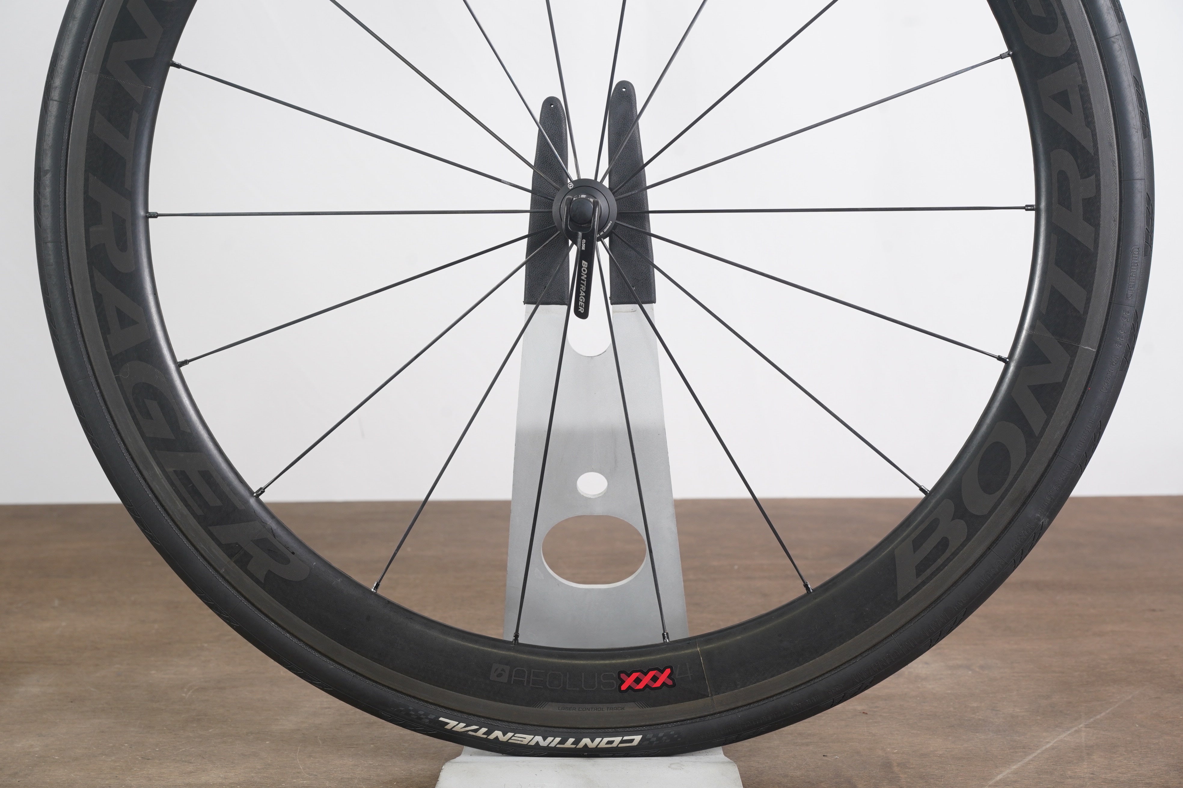 Bontrager Aeolus XXX 4 TLR Carbon Clincher Rim Brake