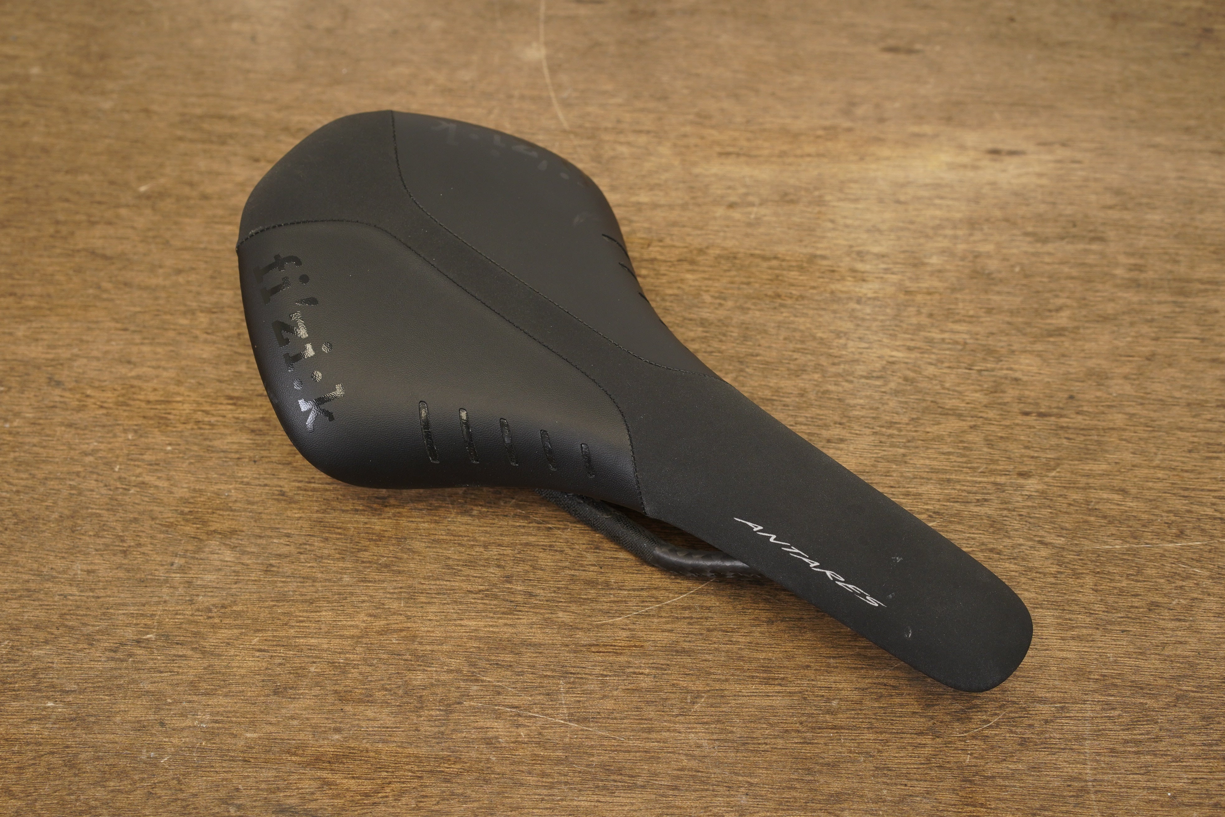 140mm (Regular) Fizik Antares R1 Carbon Rail Road Saddle 160g