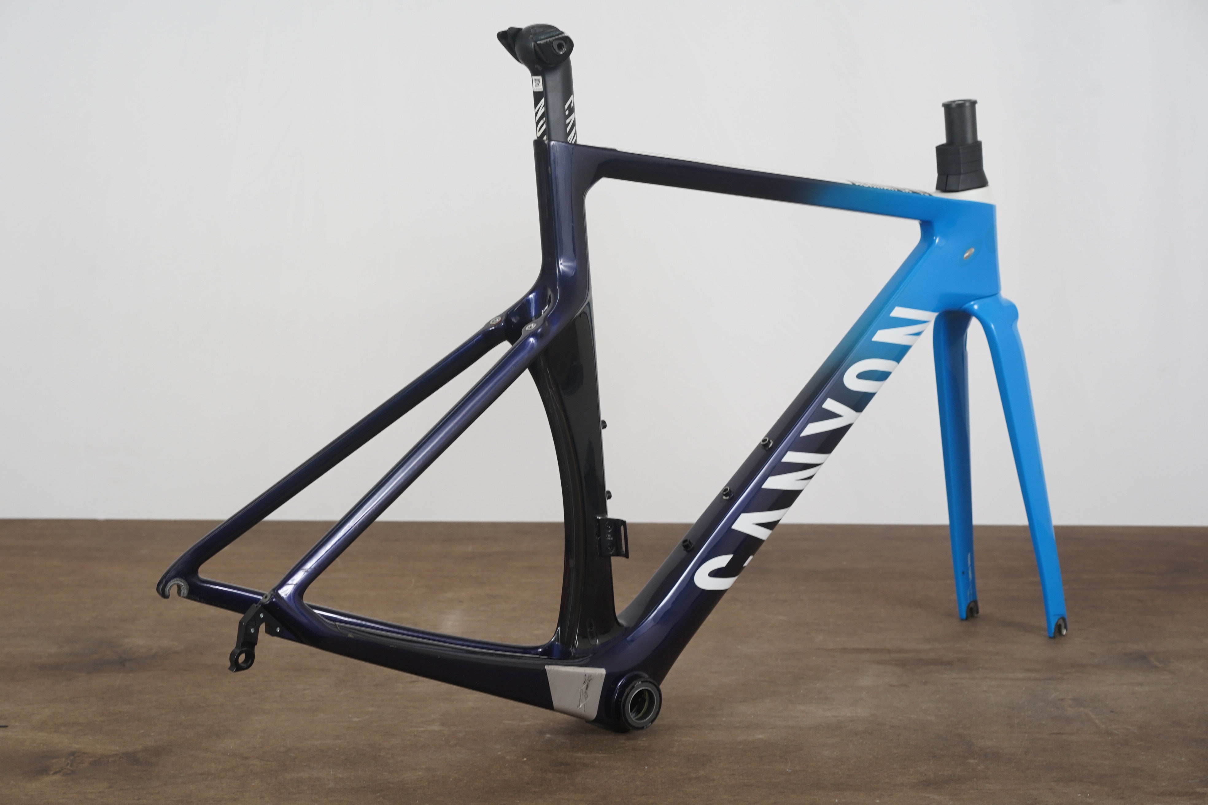 XS Canyon Aeroad CF SL Carbon Rim Brake Road Frameset – Elevate