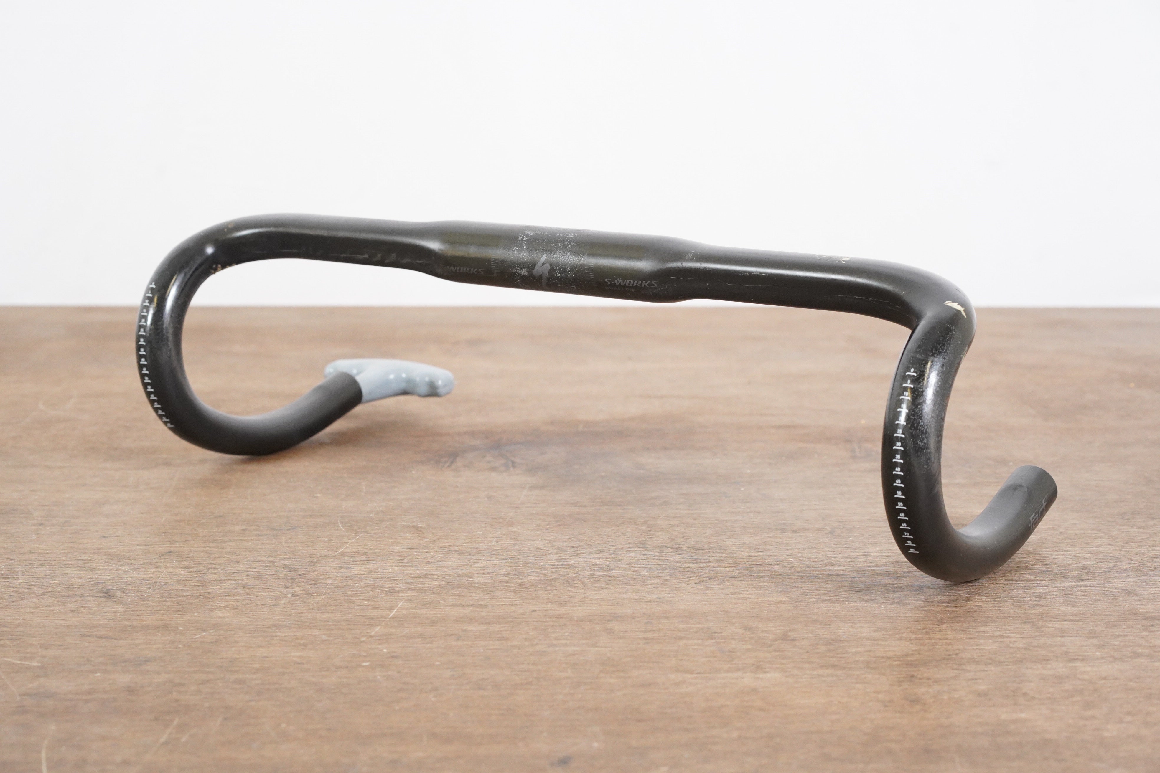 【400mm】S-WORKS CARBON SHALLOW ROAD BAR Specialized S-Works Shallow Bend Carbon Handlebar - Wheel World