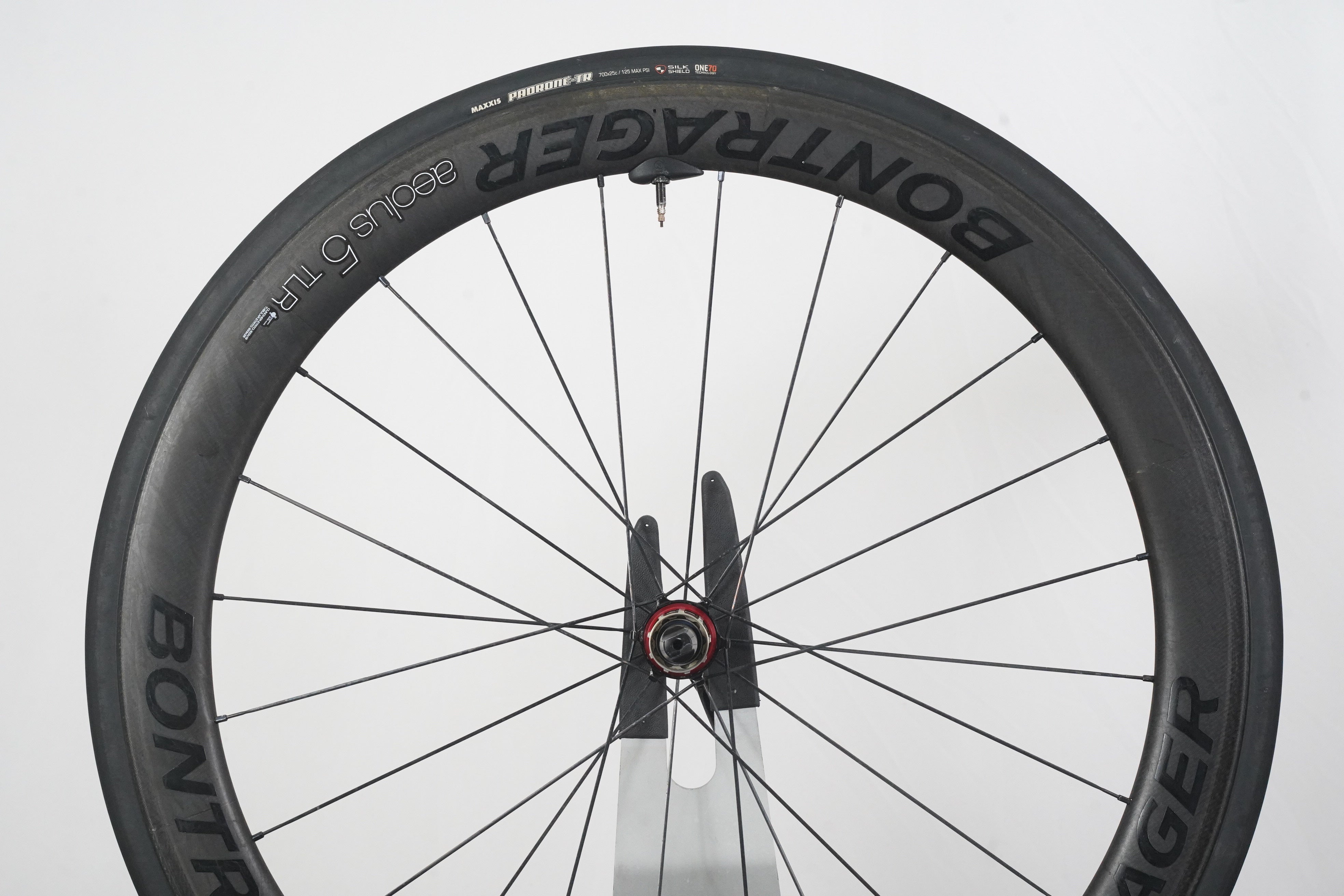 bontrager aeolus 5 d3 クリンチャー Bontrager Aeolus 5 TLR D3 Clincher Road Wheel - Trek Bikes
