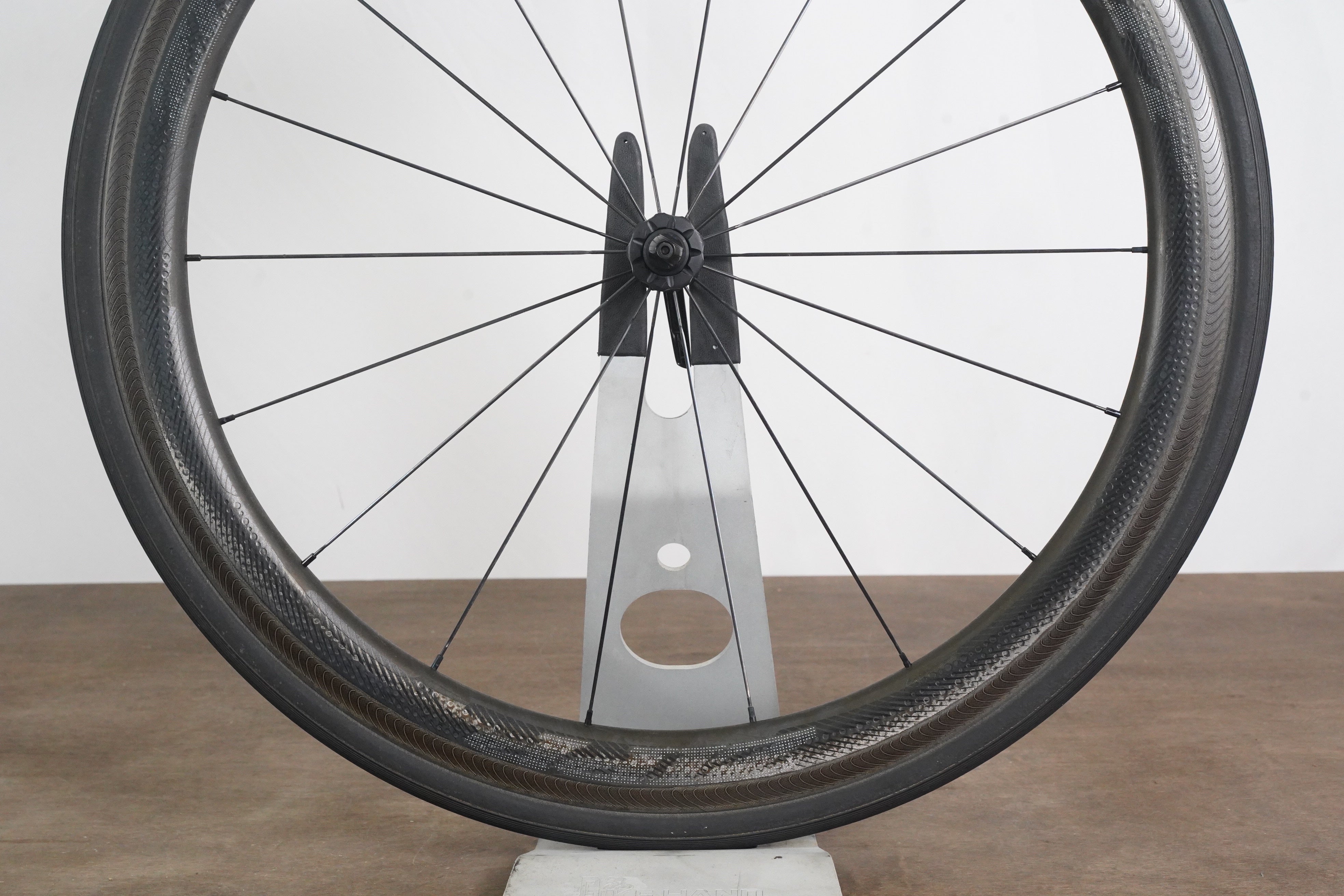 Zipp 303/404 NSW Cognition Carbon Tubeless Rim Brake Wheelset 11