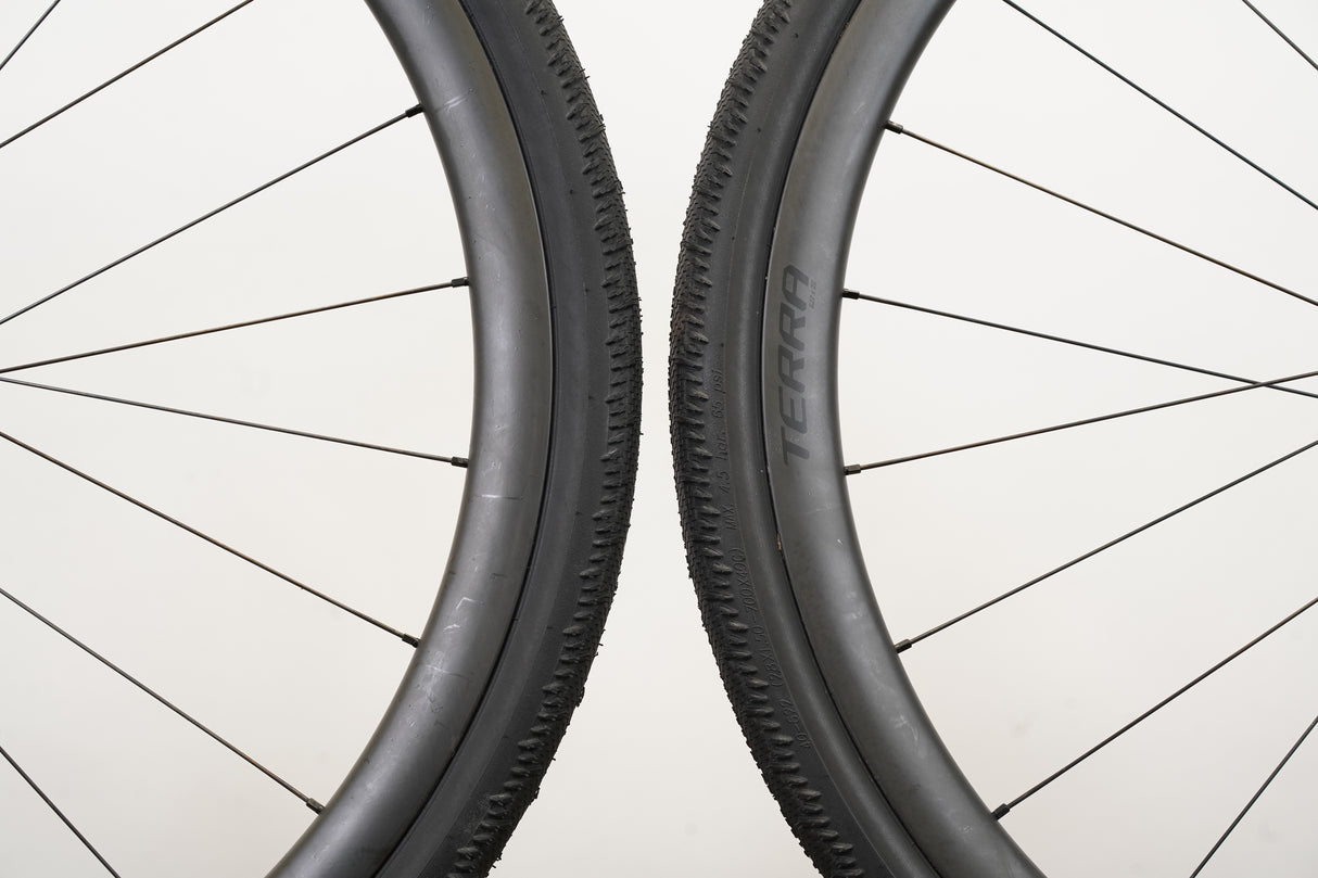 Roval Terra CL Carbon Tubeless Clincher Disc Brake Wheelset SRAM XDR 12 Speed
