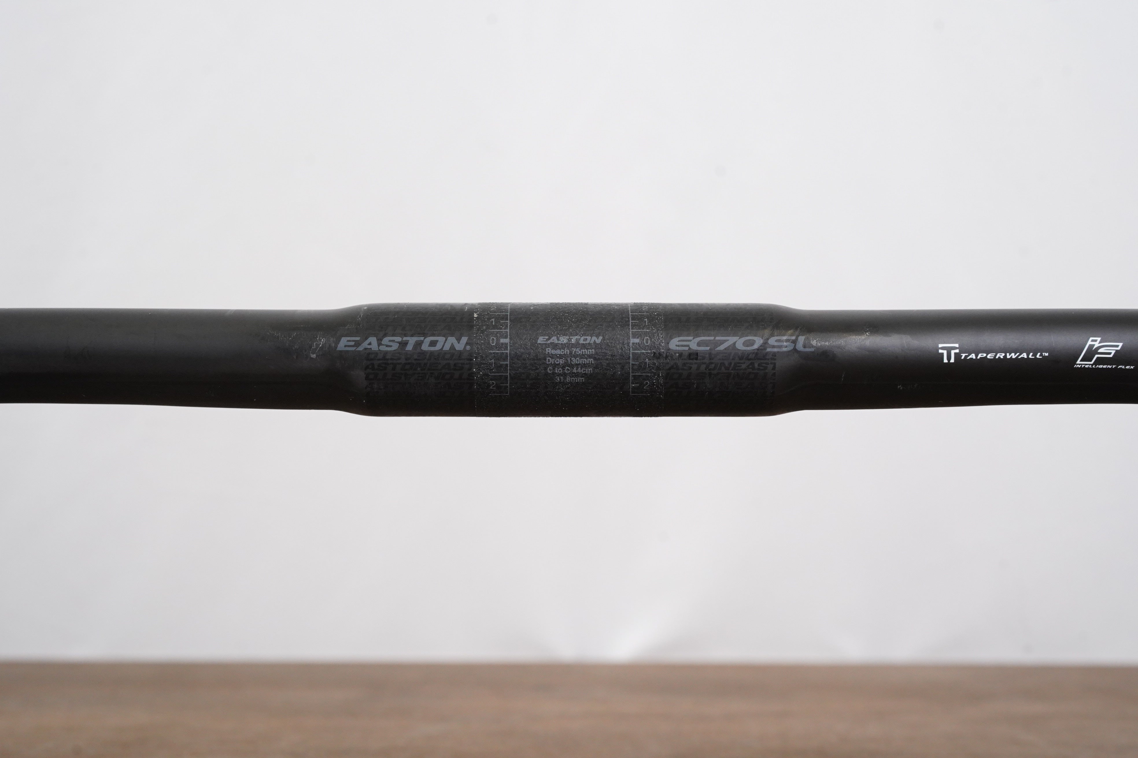 44cm Easton EC70 SL Carbon Compact Road Handlebar 31.8mm EC 70