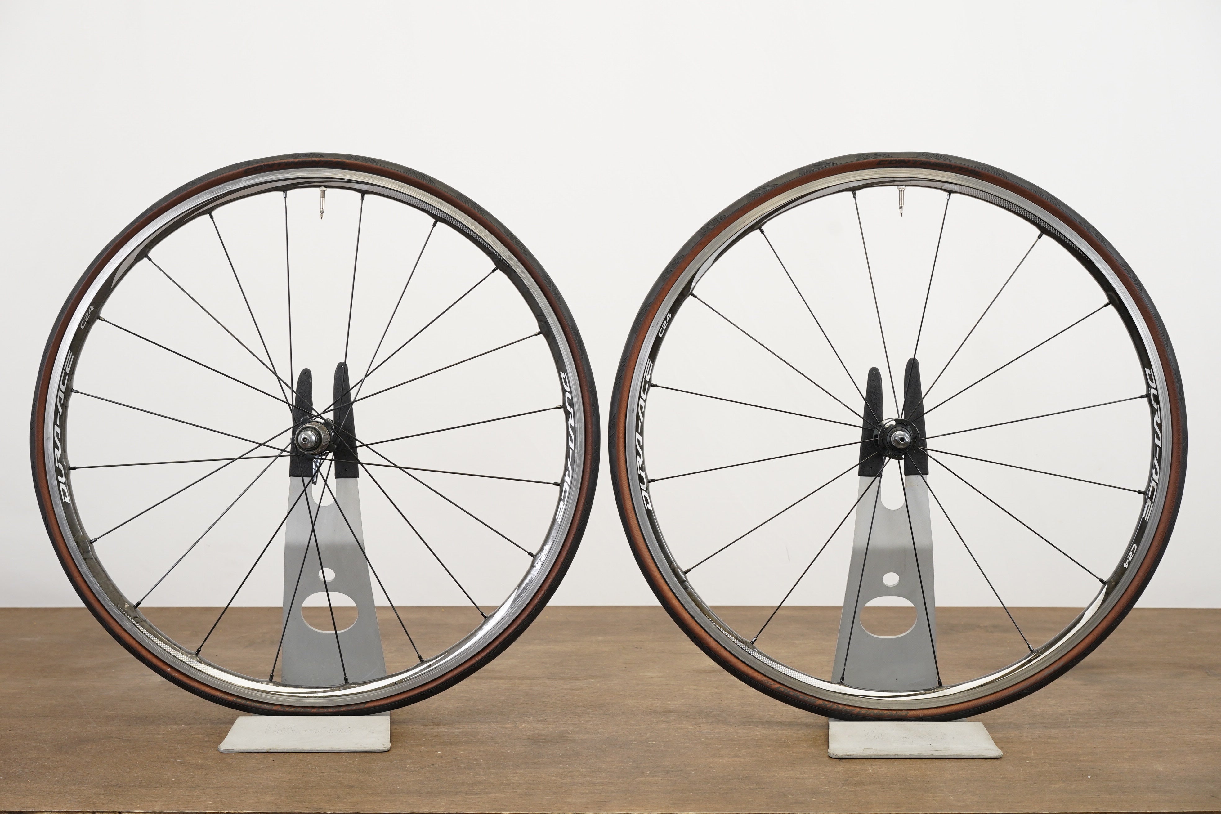 Shimano Dura-Ace WH-9000 C24 Carbon Clincher Rim Brake Wheelset 11