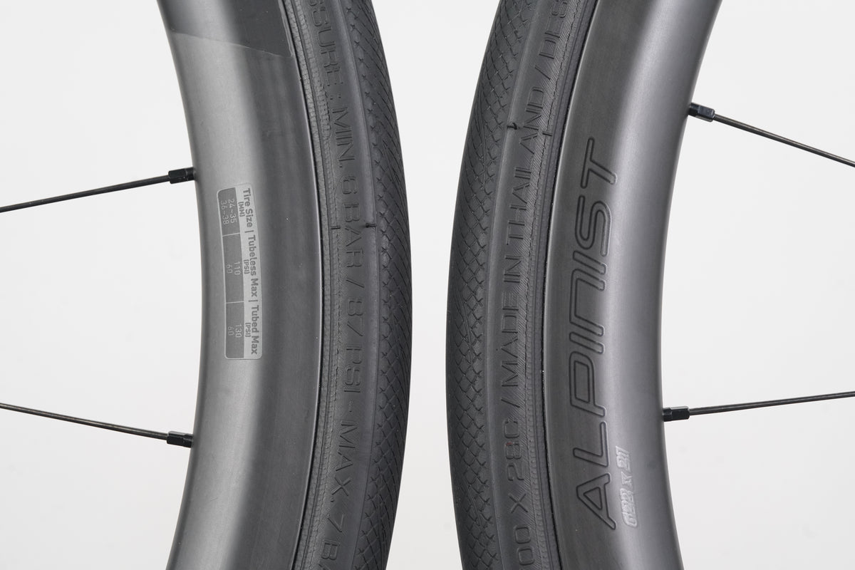 Roval Alpinist CL II Carbon Tubeless Disc Brake Wheelset Shimano/SRAM 11 Speed