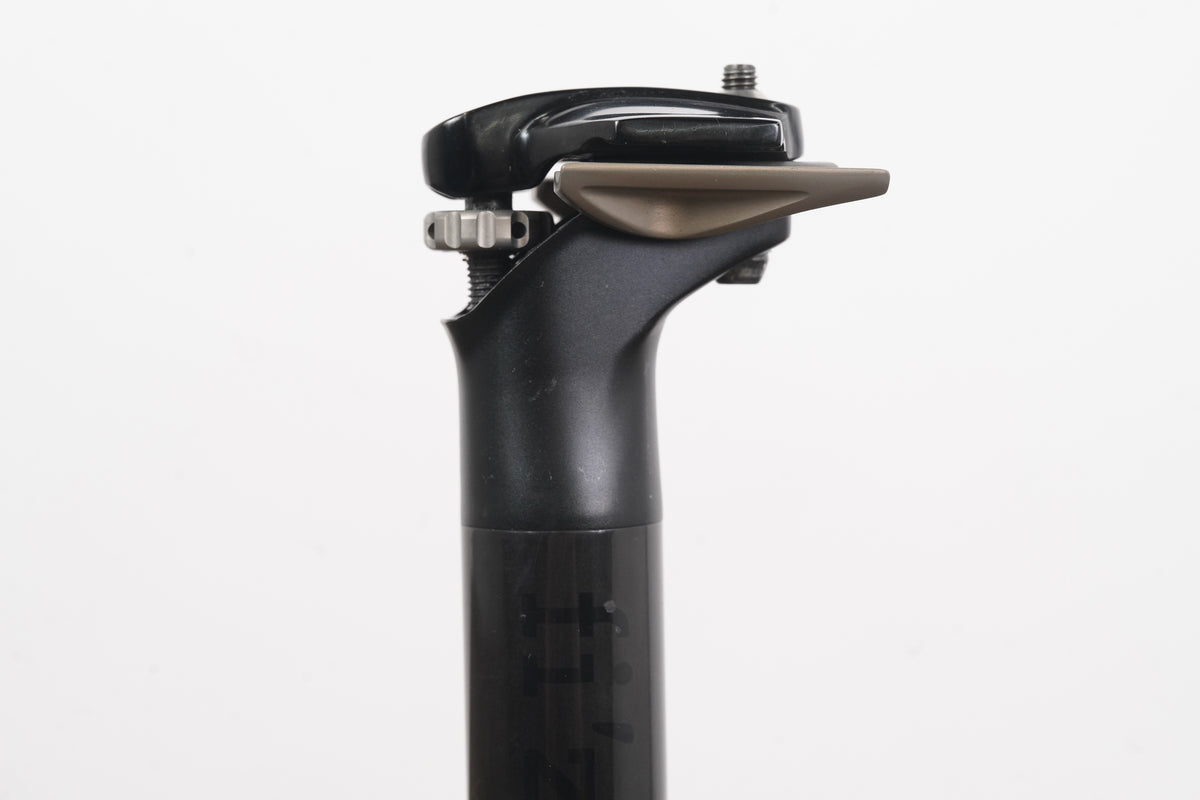 30.9mm Fizik Cyrano R1 Carbon Alloy 25mm Setback Road Seatpost 241g