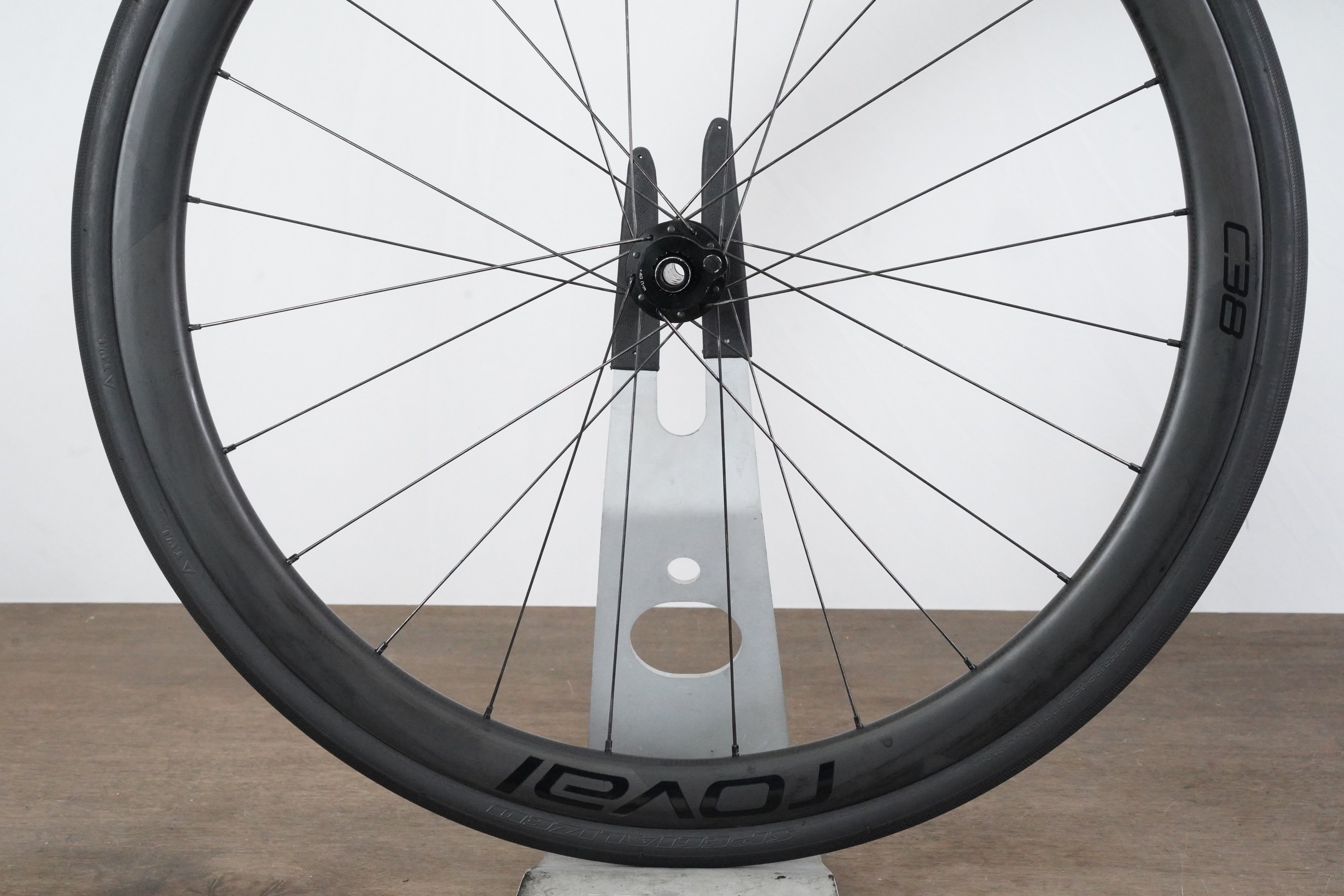 Roval C38 Carbon Tubeless Clincher Disc Brake Wheelset Shimano