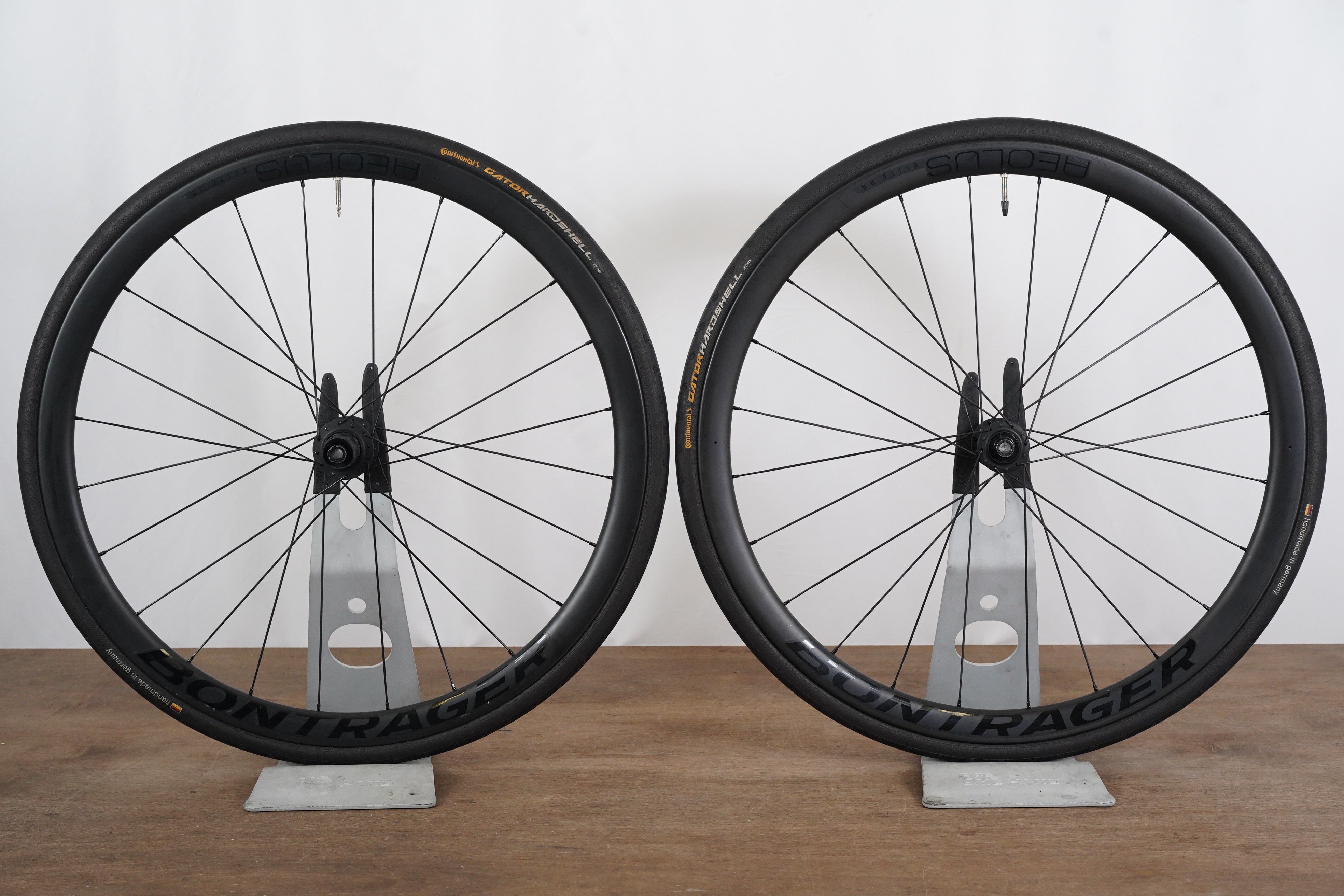 Bontrager Aeolus Elite 35 TLR Carbon Tubeless Clincher Wheelset  Shimano/SRAM 11