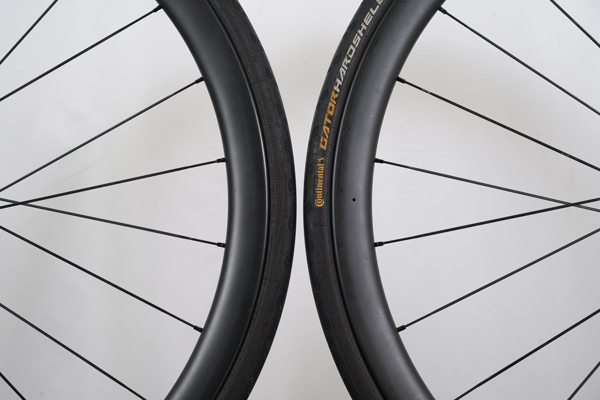 Bontrager Aeolus Elite 35 TLR Carbon Tubeless Clincher Wheelset Shimano/SRAM 11