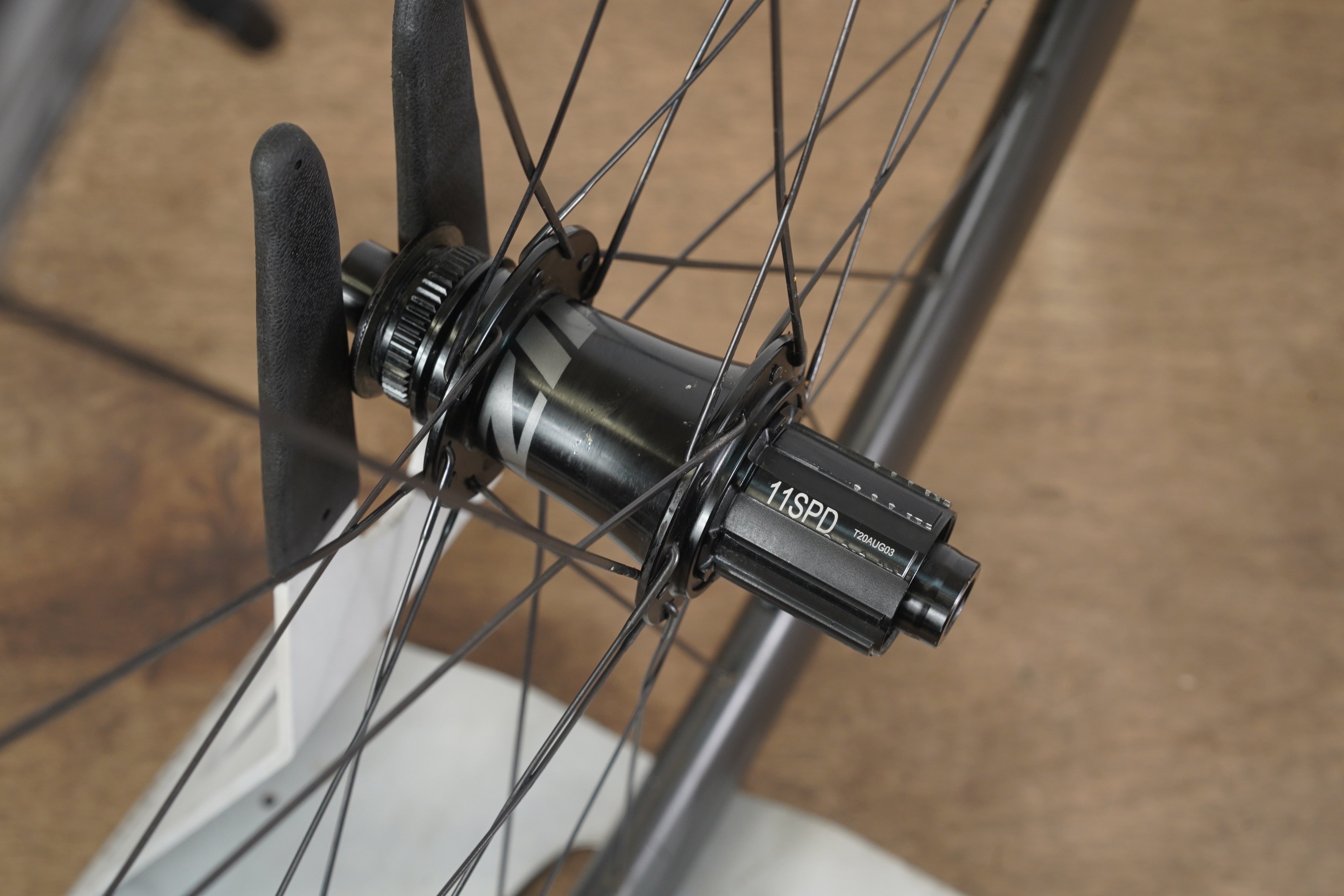 Zipp 303 S 76/176 Carbon Tubeless Clincher Disc Wheelset 11 Speed