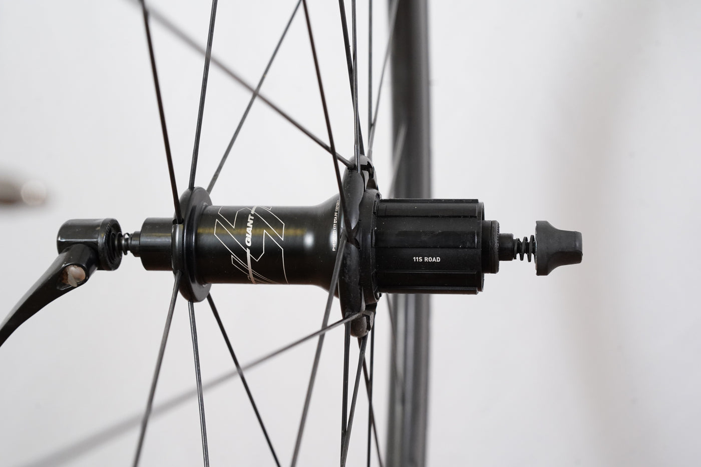 Giant SLR 1 Carbon Tubeless Clincher Rim Brake Wheelset Shimano/SRAM 11 Speed