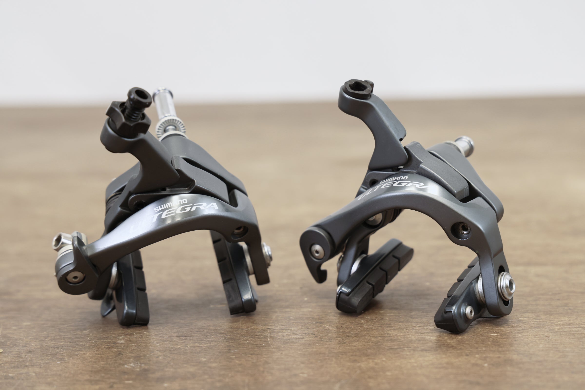 Shimano Ultegra 6870 Di2 11 Speed Electronic Rim Brake Road