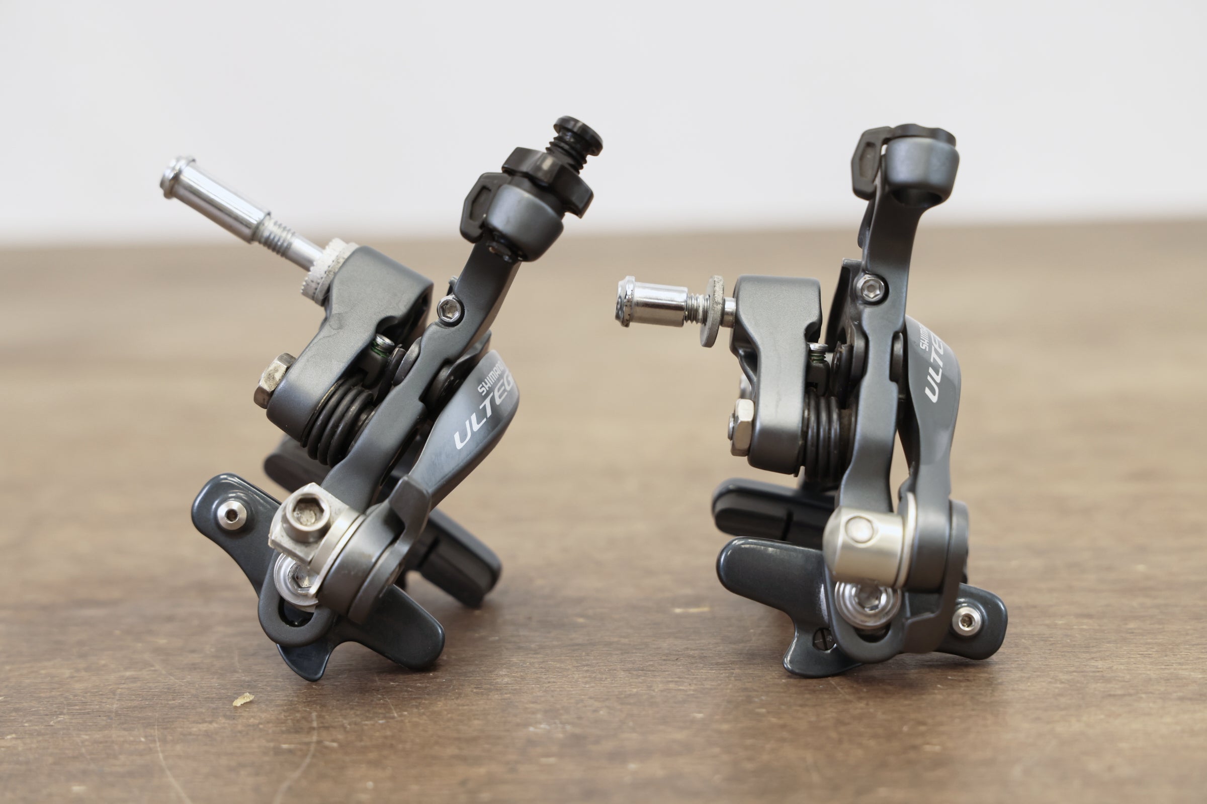 Shimano Ultegra 6870 Di2 11 Speed Electronic Rim Brake Road