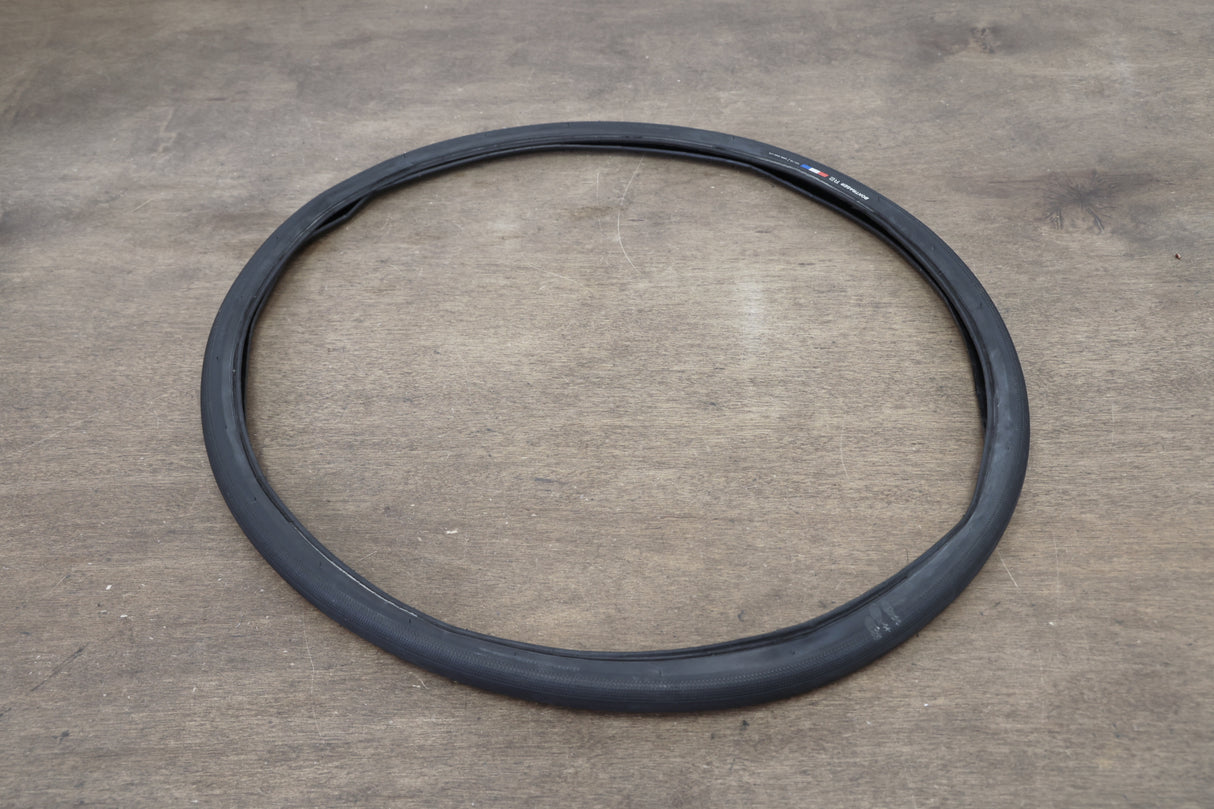 (1) 700x32C 32mm Bontrager R2 Clincher Road Tire
