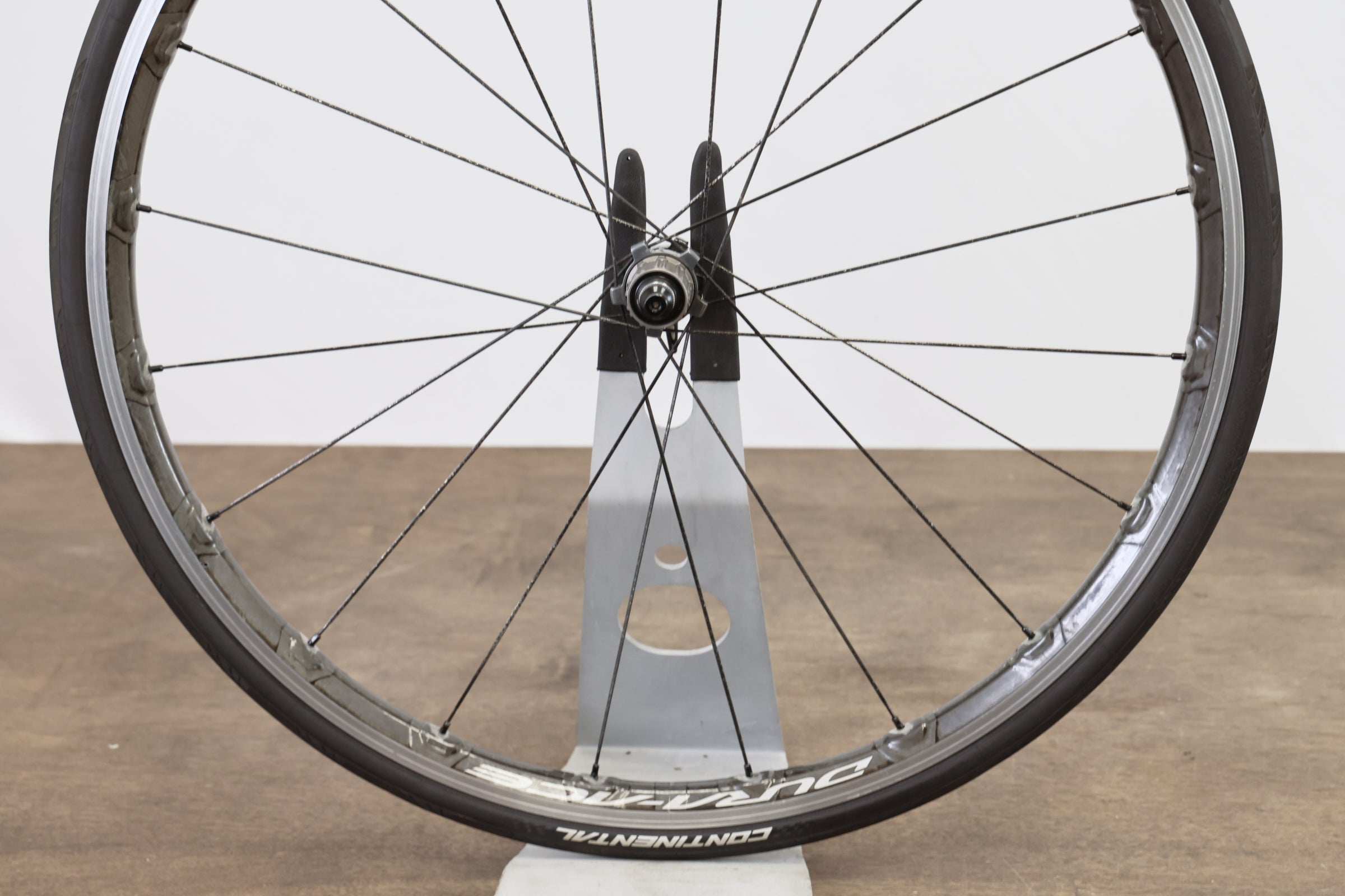 Shimano Dura-Ace WH-9000 C24 Carbon Clincher Rim Brake Wheelset 11