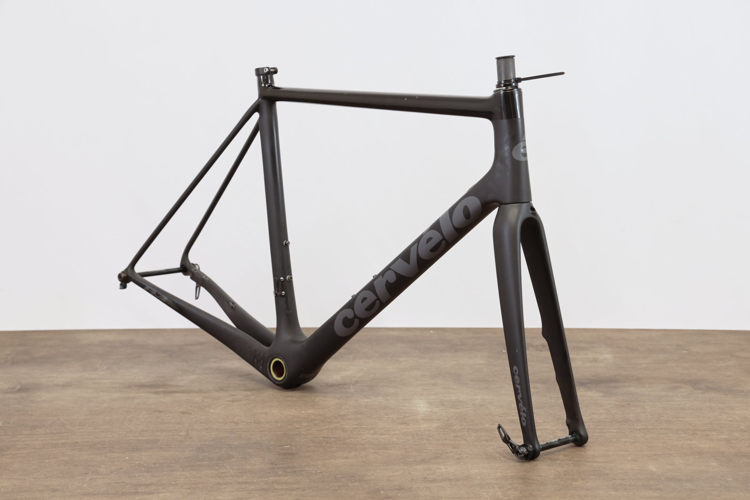 56cm Cervelo R3 Carbon Disc Brake Road Frameset – Elevate Cycling