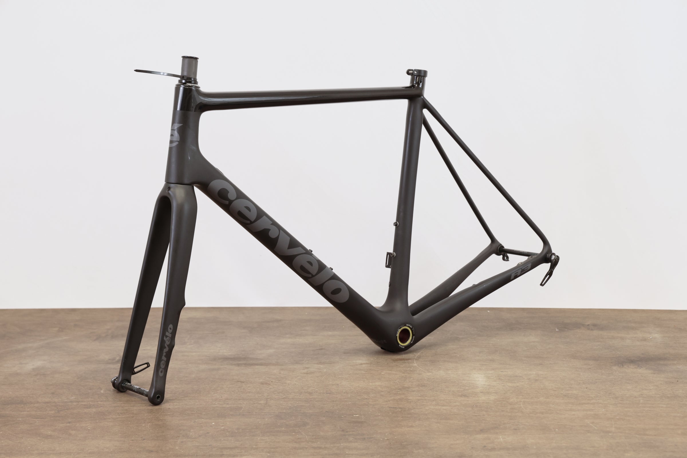 56cm Cervelo R3 Carbon Disc Brake Road Frameset – Elevate Cycling