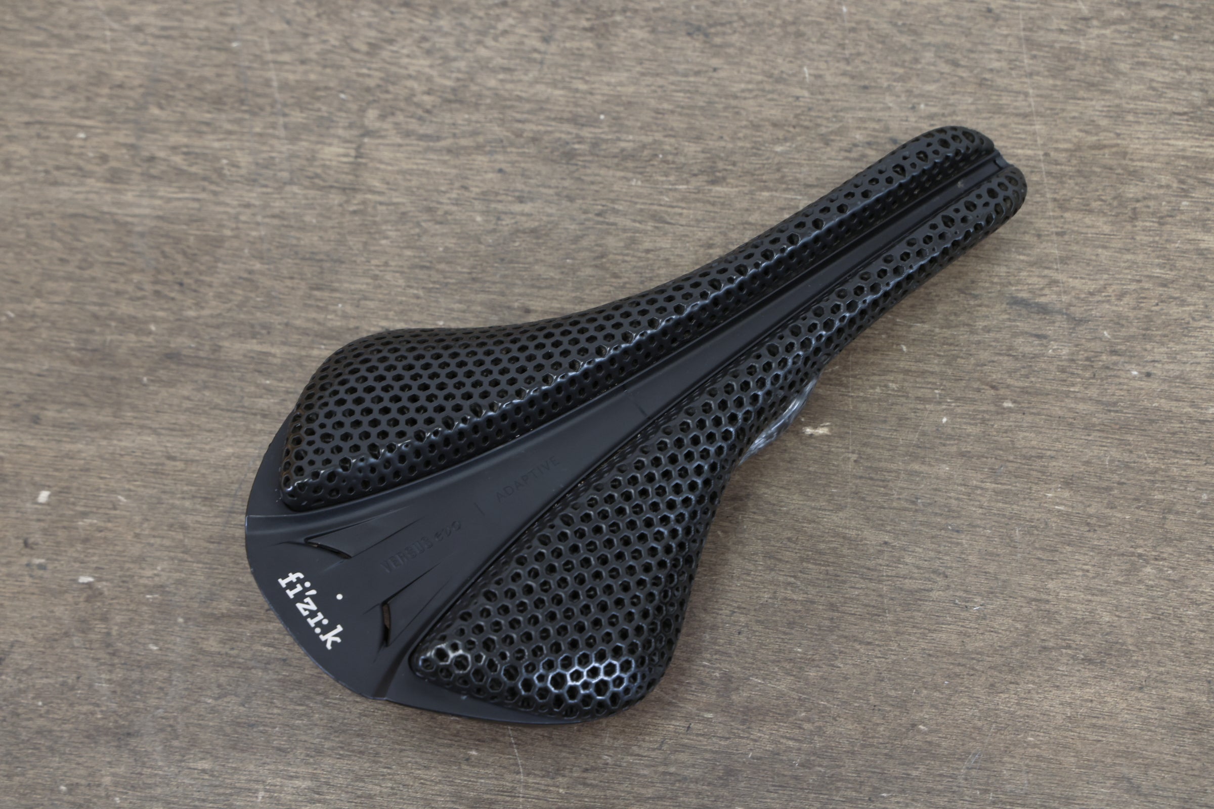 139mm Fizik Antares R1 Versus Evo Adaptive Carbon Rail Road Saddle