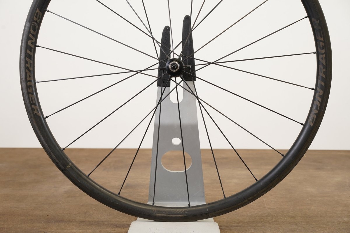 Bontrager Aeolus XXX 2 TLR Carbon Clincher Rim Brake Wheelset 11 Speed