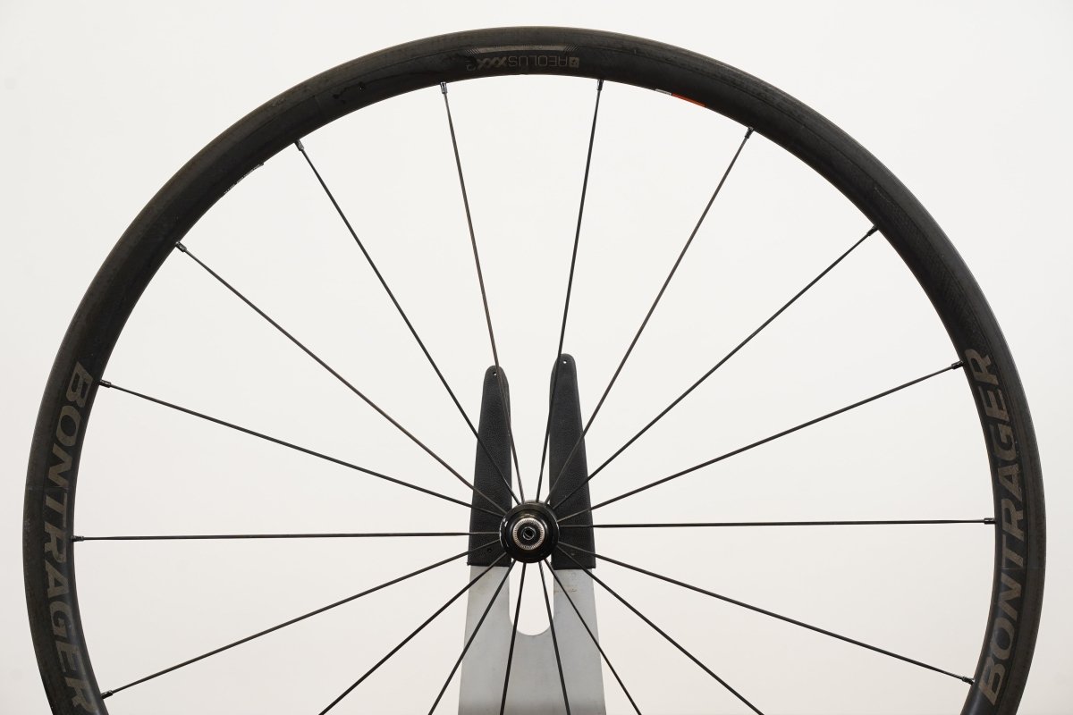 Bontrager Aeolus XXX 2 TLR Carbon Clincher Rim Brake Wheelset 11 Speed