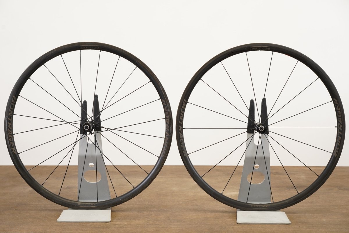 Bontrager Aeolus XXX 2 TLR Carbon Clincher Rim Brake Wheelset 11 Speed