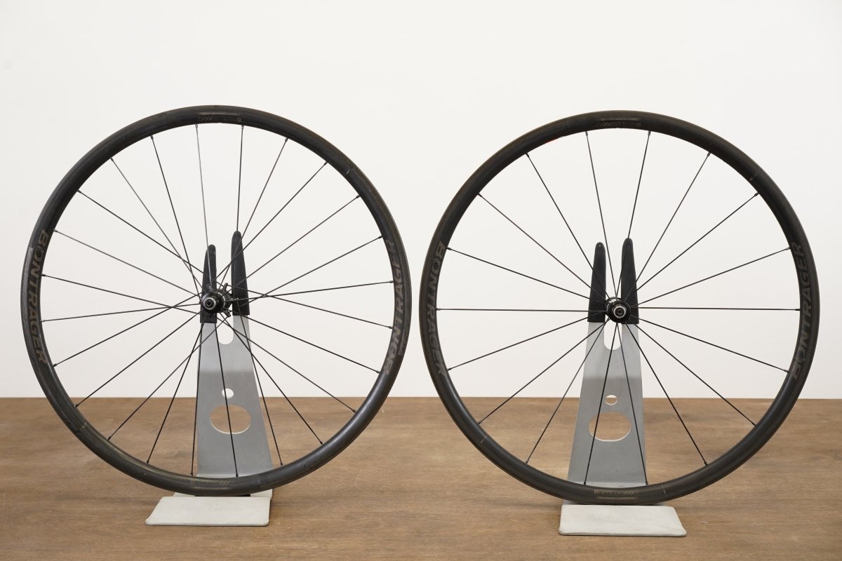 Bontrager Aeolus XXX 2 TLR Carbon Clincher Rim Brake Wheelset 11 Speed