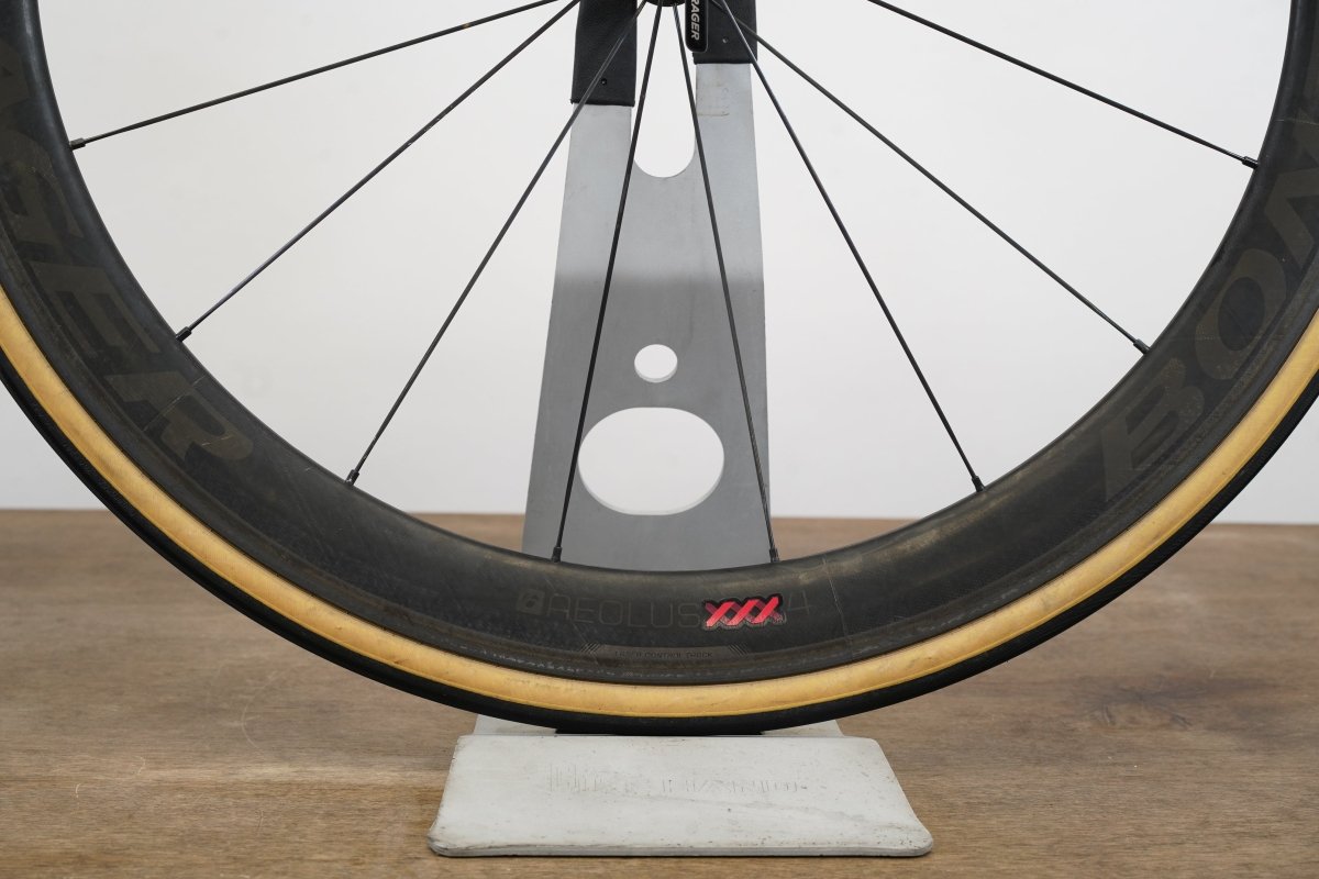 Bontrager Aeolus XXX 4 Carbon Clincher Rim Brake Wheelset Campagnolo 11 Speed