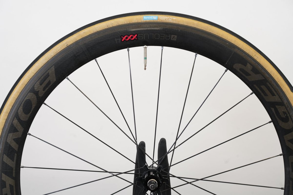 Bontrager Aeolus XXX 4 Carbon Clincher Rim Brake Wheelset Campagnolo 11 Speed