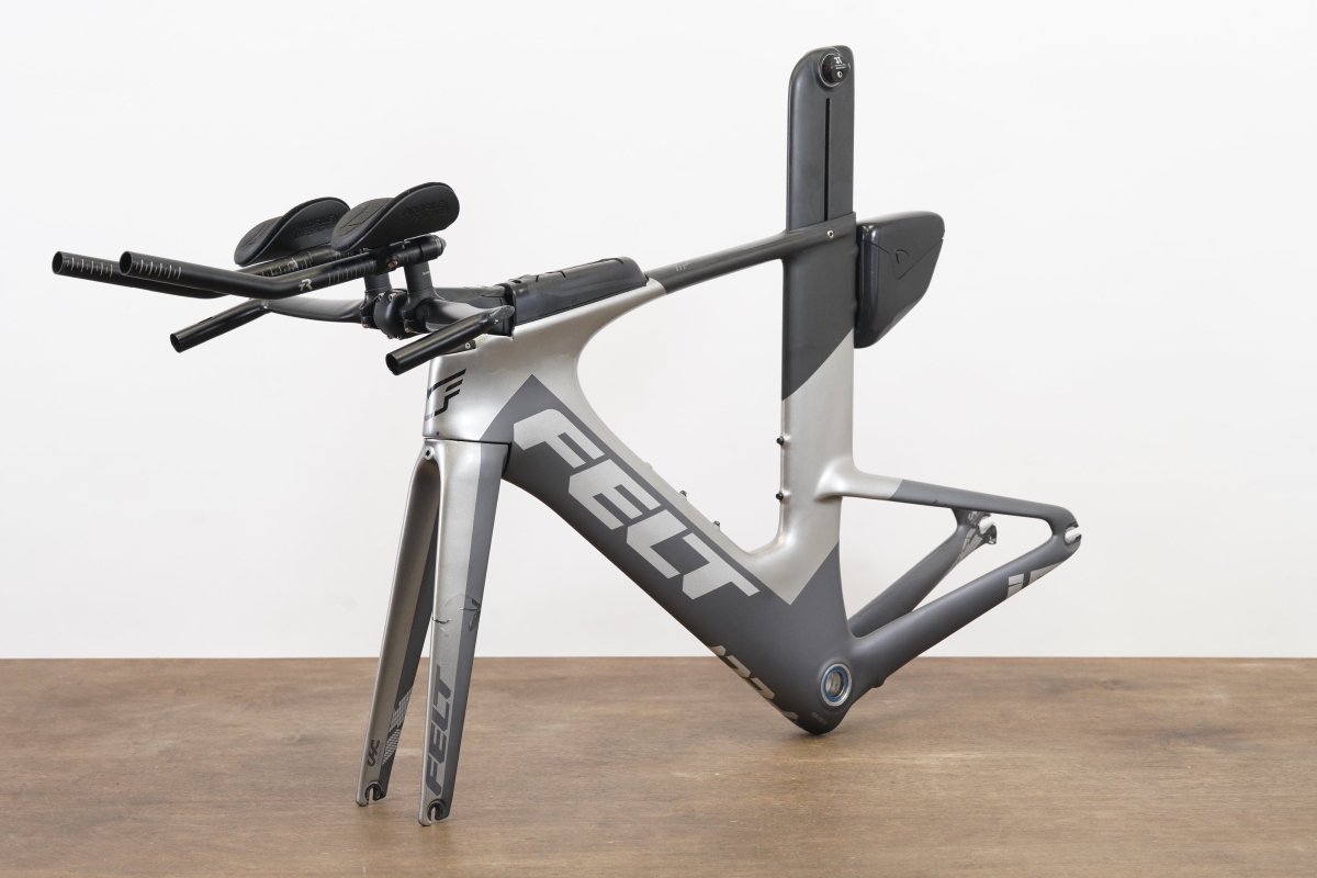 *Damaged* M (Medium) Felt IA10 Carbon Aero Rim TT Triathlon Frameset IA + Cockpit