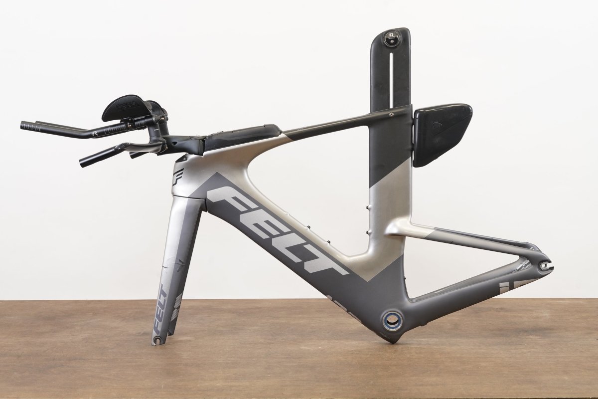 *Damaged* M (Medium) Felt IA10 Carbon Aero Rim TT Triathlon Frameset IA + Cockpit