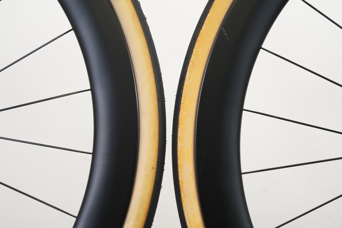 DT Swiss PRC 1400 Carbon Tubeless Disc Brake Wheelset Shimano/SRAM 11 Speed