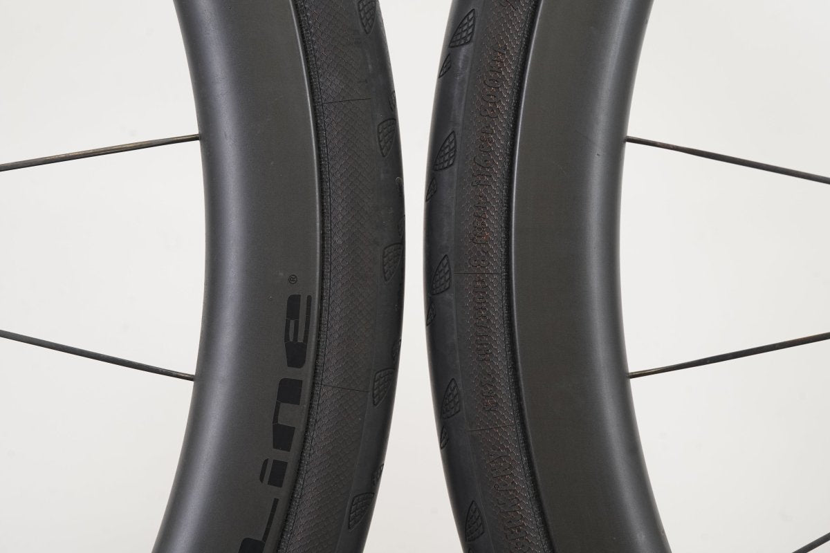 DT Swiss PRC 1400 Carbon Tubeless Disc Brake Wheelset Shimano/SRAM 11 Speed