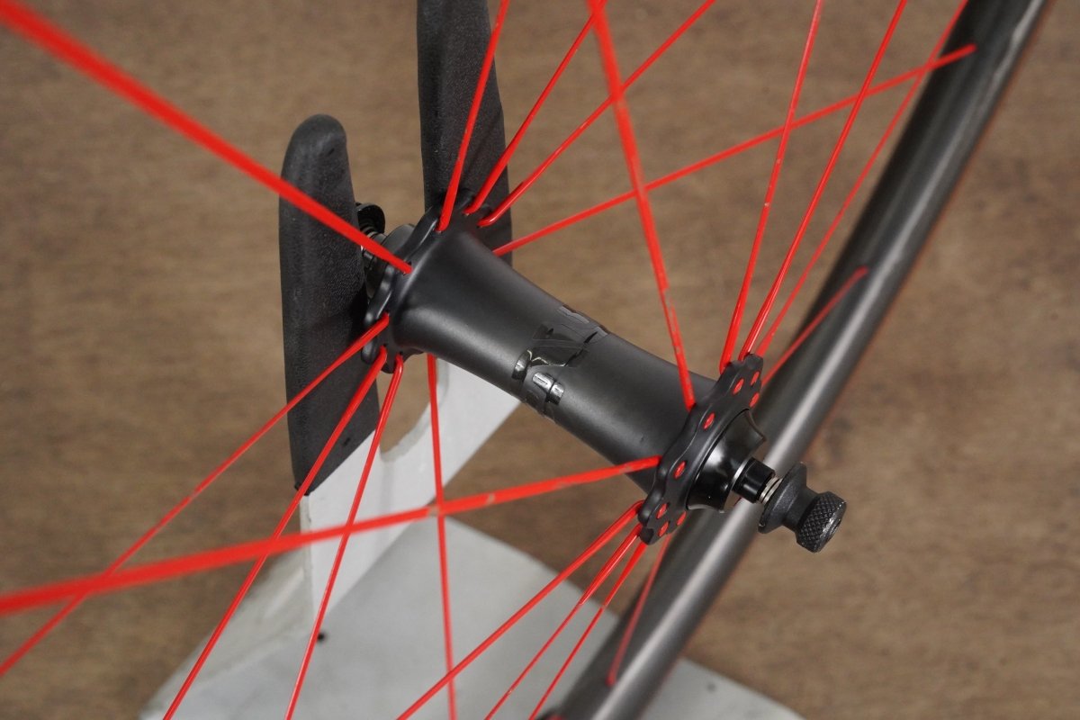 ENVE SES 2.2 Gen 2 Carbon Tubeless Clincher Rim Brake Wheelset XDR