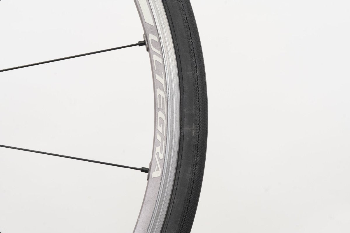 FRONT Shimano Ultegra WH-6700 Alloy Tubeless Clincher Rim Brake Wheel