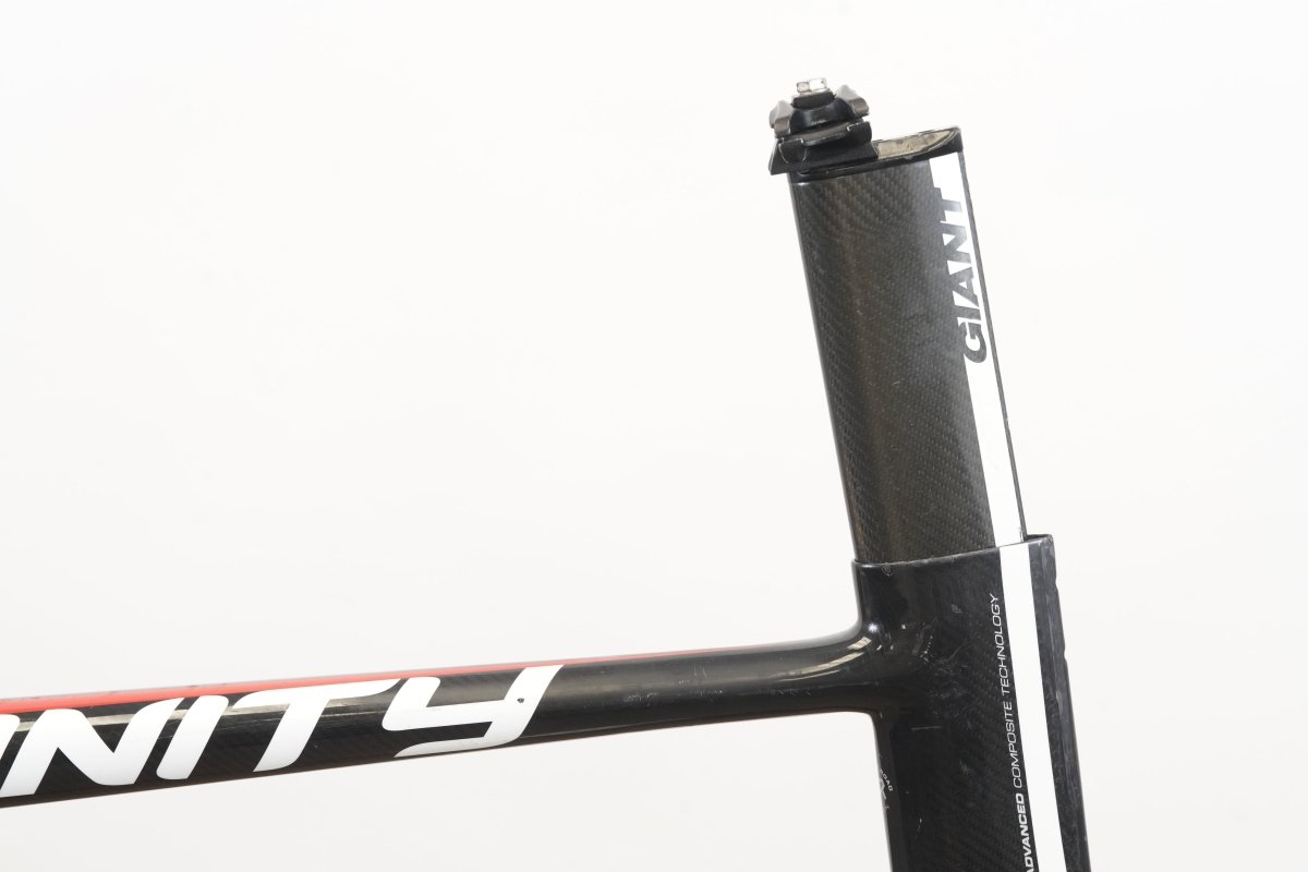 M (Medium) Giant Trinity Carbon Rim Brake TT Triathlon Frameset + Cockpit