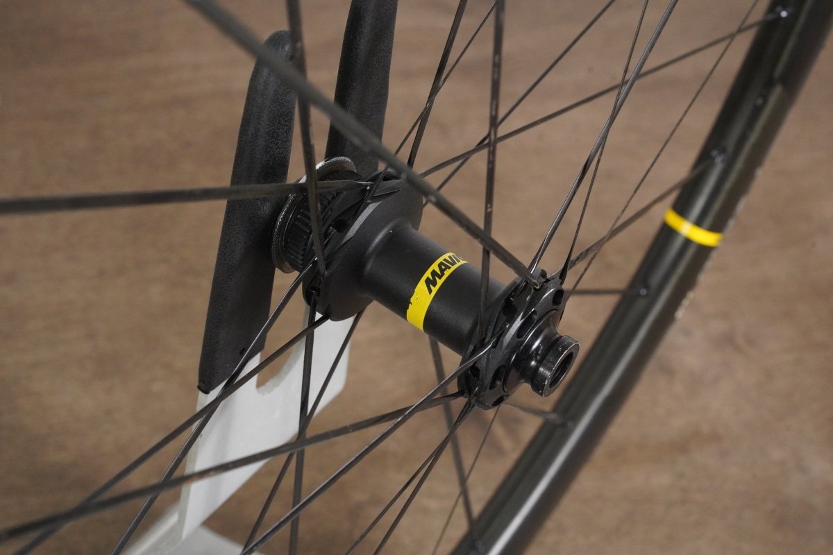 Mavic Cosmic SLR 32 Carbon Tubeless Clincher Disc Brake Wheelset 11 Speed