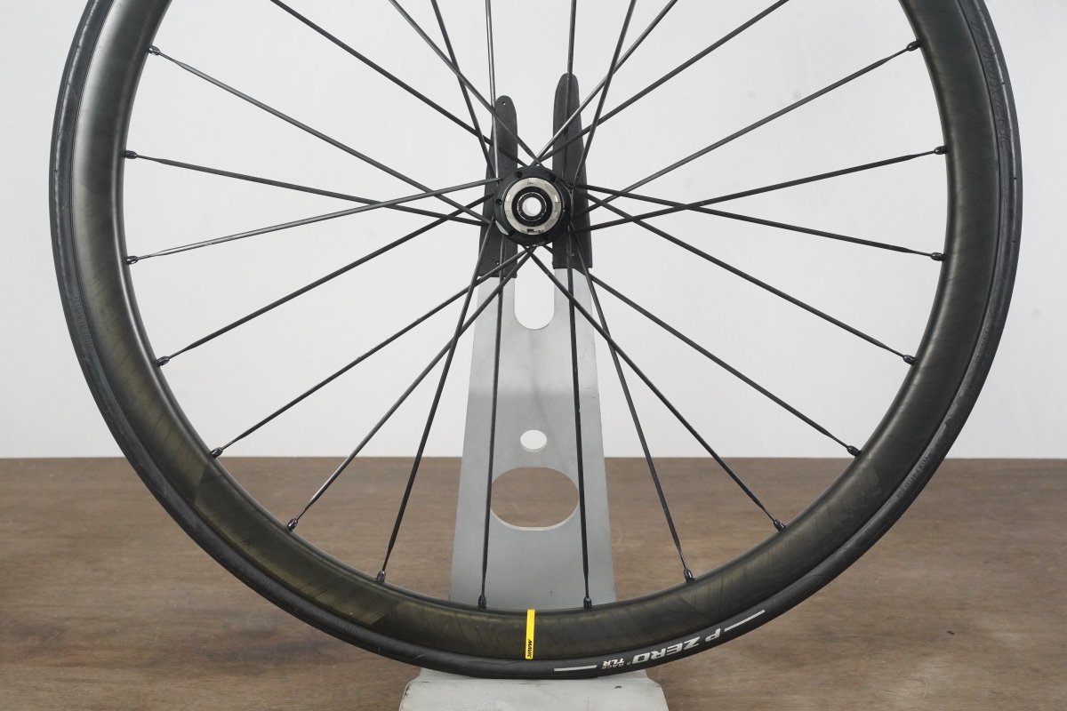 Mavic Cosmic SLR 32 Carbon Tubeless Clincher Disc Brake Wheelset 11 Speed