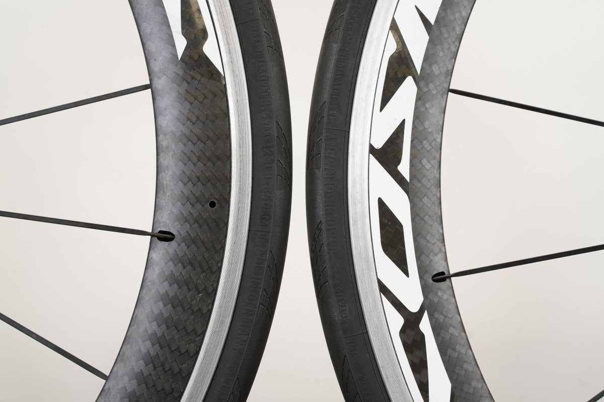 Mavic Cosmic SLR Carbon Clincher Rim Brake Wheelset Shimano/SRAM 11 Speed