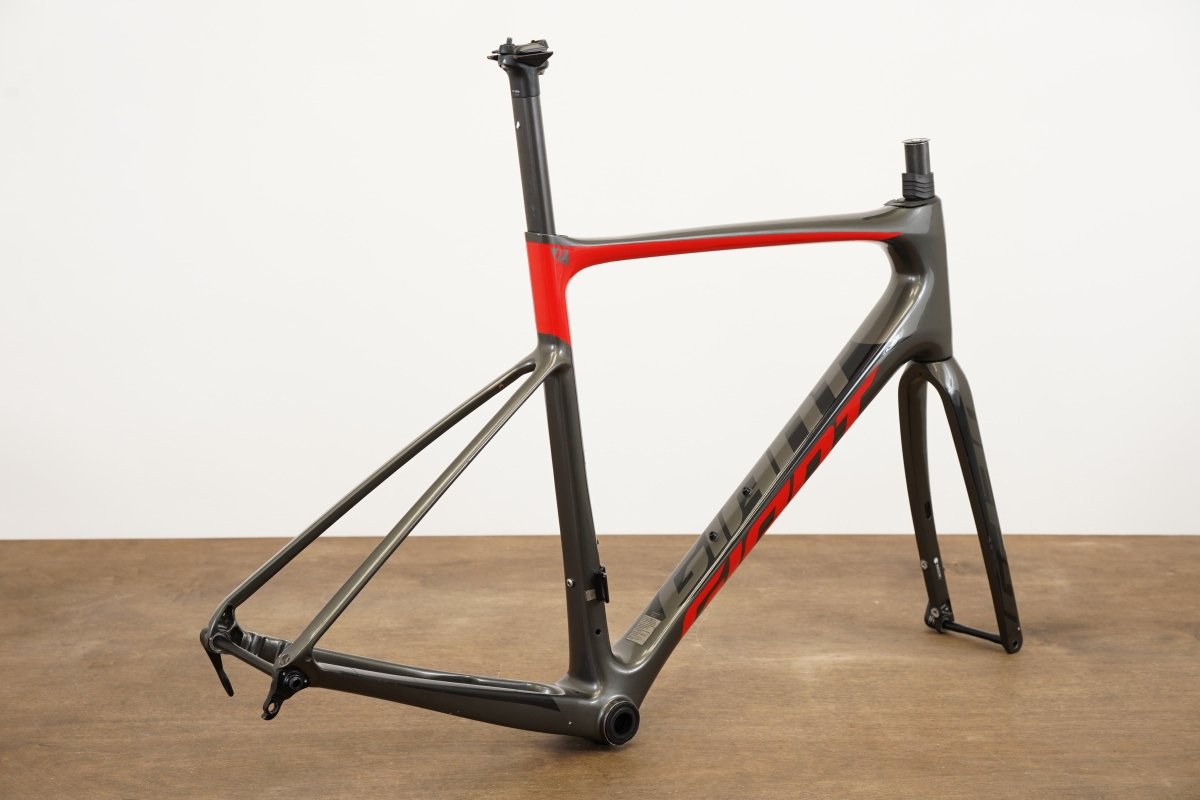 M/L Giant Defy Advanced Di2 Carbon Disc Brake Road Frameset