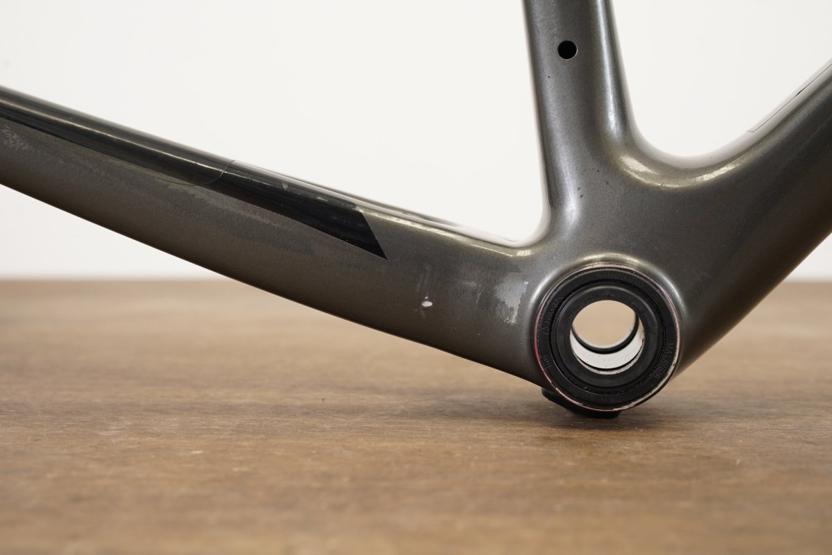 M/L Giant Defy Advanced Di2 Carbon Disc Brake Road Frameset