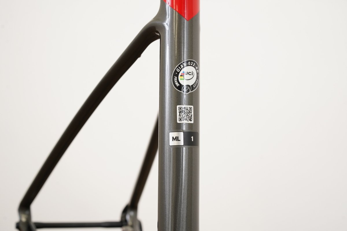 M/L Giant Defy Advanced Di2 Carbon Disc Brake Road Frameset