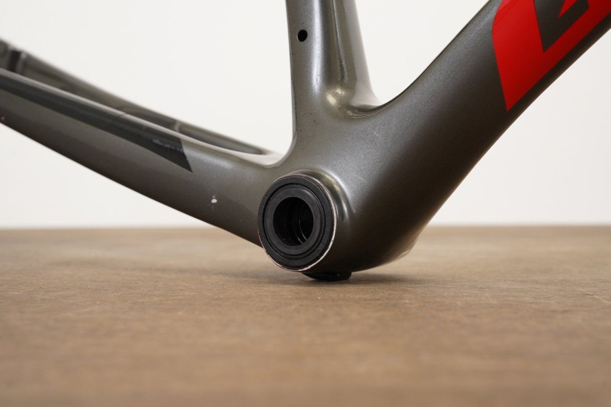 M/L Giant Defy Advanced Di2 Carbon Disc Brake Road Frameset