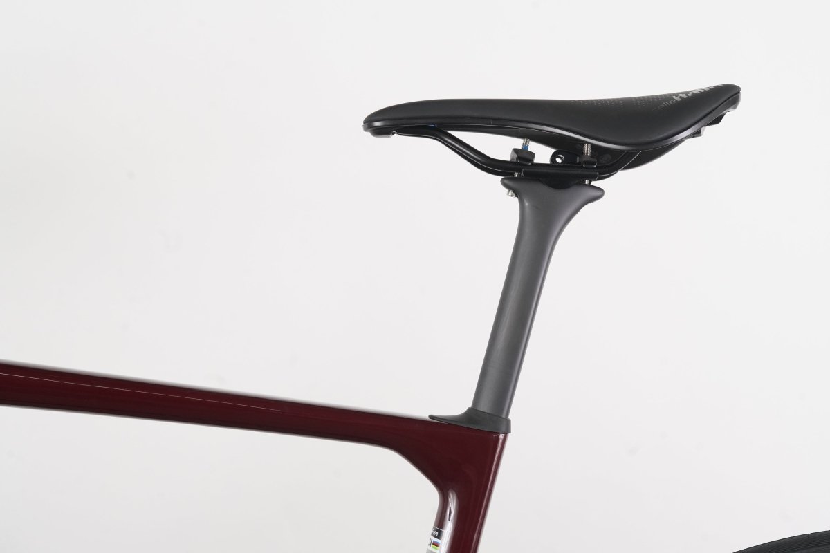 NEW 2025 56cm Cervelo Caledonia 5 Carmine Rival AXS Carbon Disc Road Bike