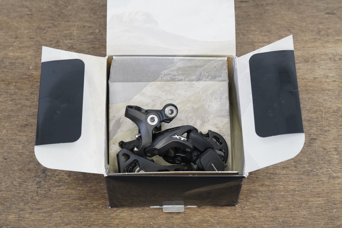 NEW Shimano XT RD-M8000-GS Shadow 11 Speed Mechanical Rear Derailleur 8000