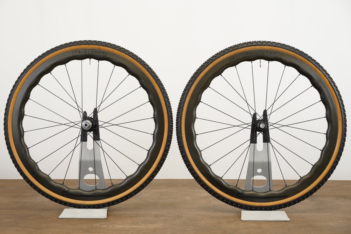 Princeton CarbonWorks Grit 4540 White Industries CLD Tubeless Carbon Disc Wheelset