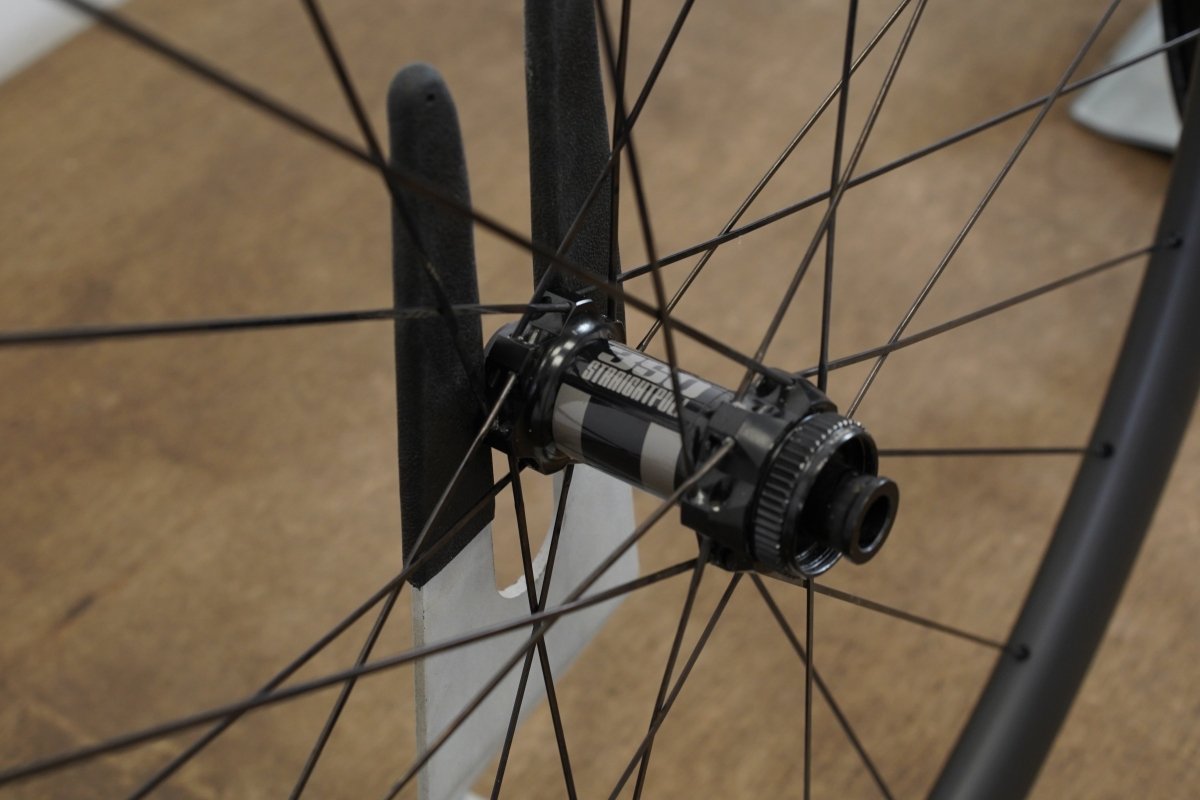 Reserve 35 DT Swiss 350 Tubeless Disc Brake Wheelset Shimano/SRAM 11 Speed