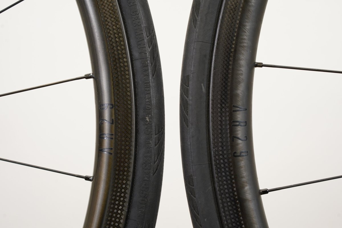 Reynolds AR29 Carbon Clincher Rim Wheelset Shimano/SRAM 11 Speed