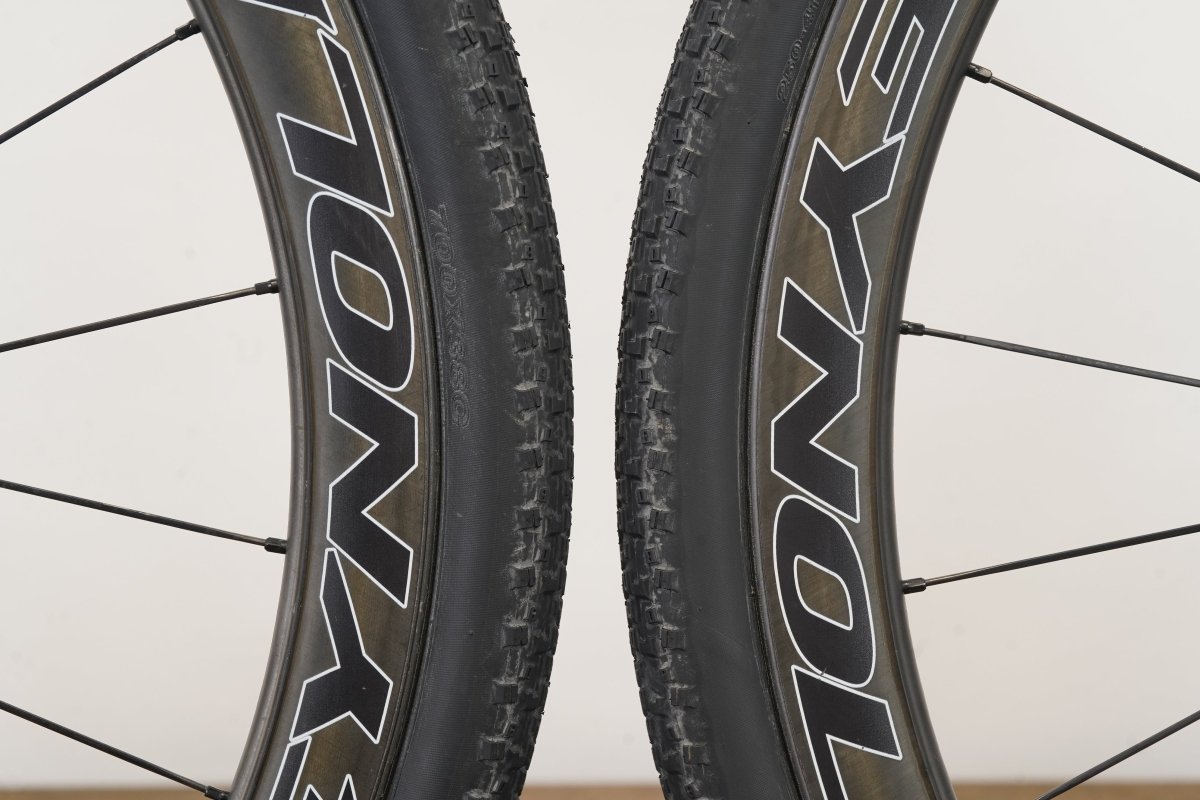 Reynolds Assault SLG Carbon Tubeless Clincher Disc Brake Wheelset 11 Speed