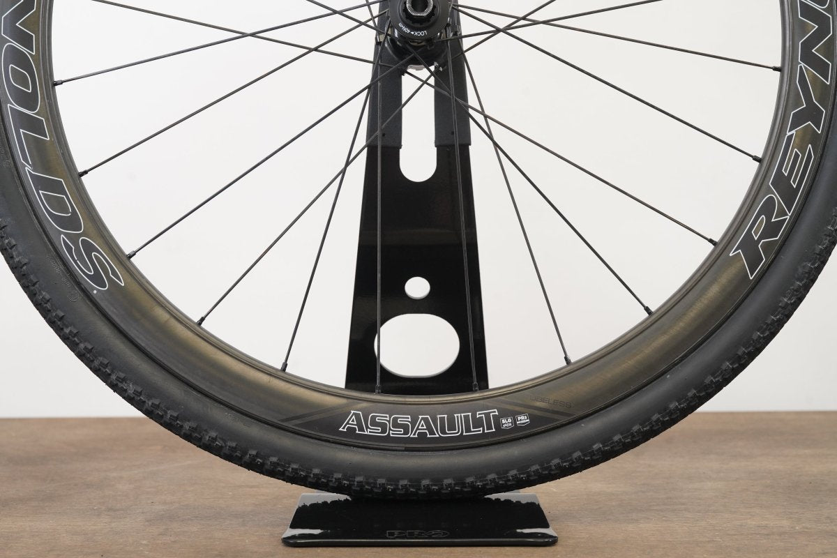 Reynolds Assault SLG Carbon Tubeless Clincher Disc Brake Wheelset 11 Speed